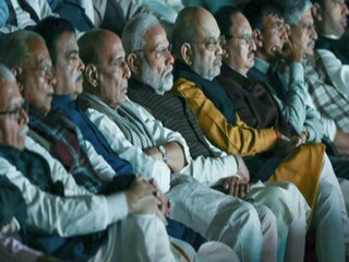 কাকে বাছলেন মোদি?
