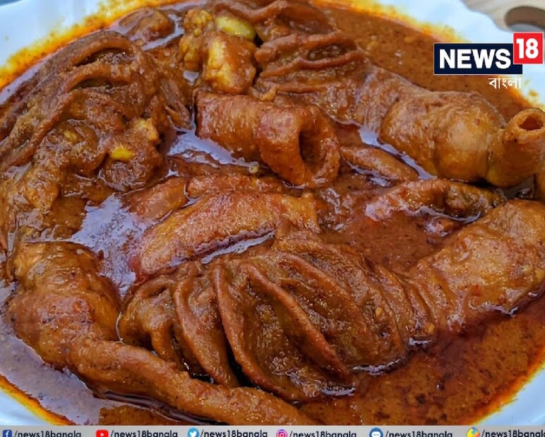 মাটন চুস্তার সঙ্গে থাকে ছাগলের (Goat) শরীরের বিভিন্ন অংশ। মাত্র ২০ টাকাতেই অনেকে দিচ্ছেন মাটন কষা। মাংস নিলে সেই অনুযায়ী আপনাকে দাম দিতে হবে। অনেকের মনে প্রশ্ন তৈরি হয়েছে, আসলে এই মাটন চুস্তাটা কি?