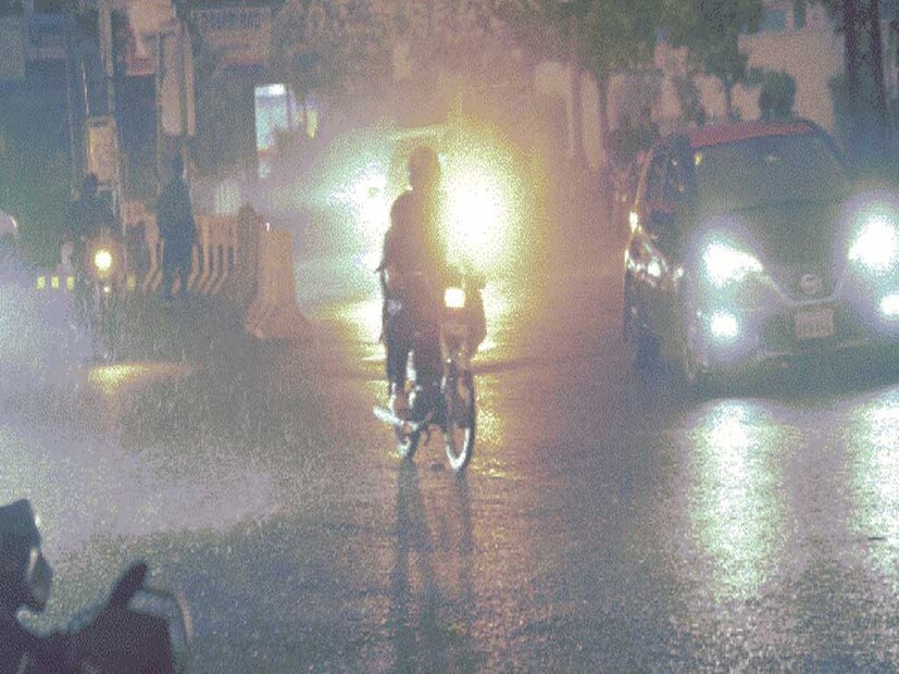 পাকিস্তানের প্রাদেশিক দুর্যোগ ব্যবস্থাপনা কর্তৃপক্ষের সূত্রে পাকিস্তানের সংবাদপত্র দ্য ডন জানিয়েছে, পঞ্জাবের বিভিন্ন এলাকায় দুর্বল ও জরাজীর্ণ ঘরবাড়ি ধসে পড়ায় অধিকাংশ হতাহতের ঘটনা ঘটেছে।

