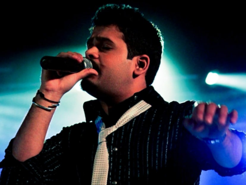 আইপিএল ২০২৫ তাঁকে নিয়ে চর্চা তুঙ্গে। নাম পরাশর যোশী। সঙ্গীত একসময় প্রথম পছন্দ ছিল পরাশরের। ২০০৮ সালে ইন্ডিয়ান আইডলের চতুর্থ মরশুমে তিনি দ্বিতীয় রাউন্ড পর্যন্ত গিয়েছিলেন। এখনও গান করেন তিনি।