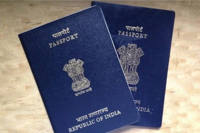 যা ট্র্যাডিশনাল পেপার পাসপোর্টের তুলনায় একেবারে ভিন্ন। গত ১ এপ্রিল ২০২৪ তারিখ থেকে Passport Seva Program (PSP) ভার্সন 2.0-র আওতায় ই-পাসপোর্টের পাইলট প্রজেক্ট শুরু করেছিল ভারত সরকার। এটি শুরু করো হয়েছিল বিদেশ মন্ত্রকের তরফে। এই বিষয়ে বিশদ তথ্য জেনে নেওয়া যাক। 