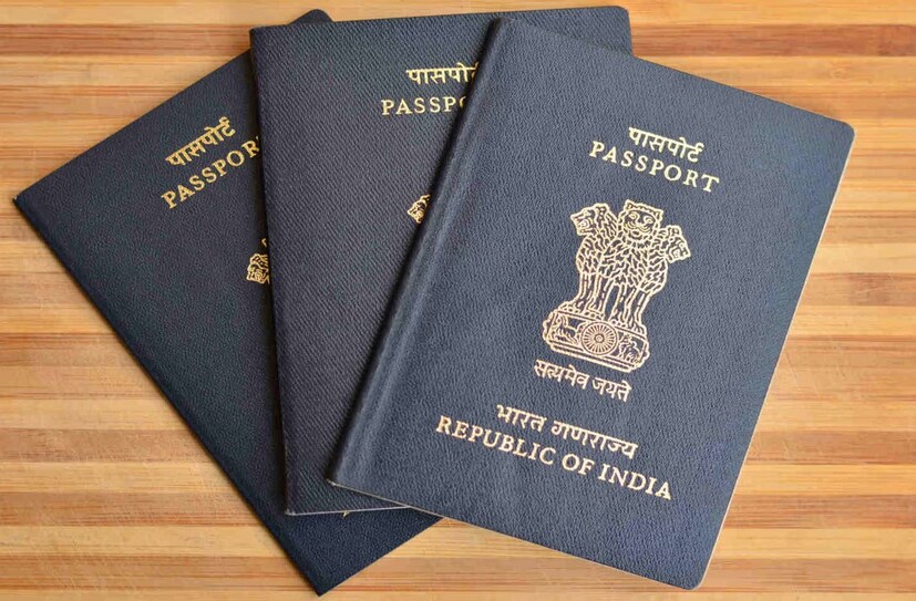 অনলাইনে ই-পাসপোর্টের জন্য আবেদন করার উপায়: ১. Passport Seva Online Portal-এ রেজিস্টার করতে হবে। ২. রেজিস্টার্ড আইডি ব্যবহার করে লগ-ইন করতে হবে। ৩. Apply for Fresh Passport/Re-issue of Passport-এ ক্লিক করতে হবে। প্রথমবার পাসপোর্টের আবেদন করলে Fresh সিলেক্ট করতে হবে। আর যাঁদের পাসপোর্ট রয়েছে, তাঁদের Reissue-তে ক্লিক করতে হবে।