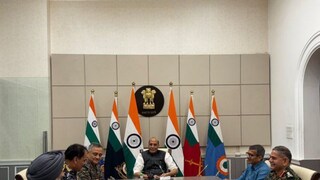 উচ্চ পর্যায়ের বৈঠকে রাজনাথ সিং উচ্চ পর্যায়ের বৈঠকে রাজনাথ সিং