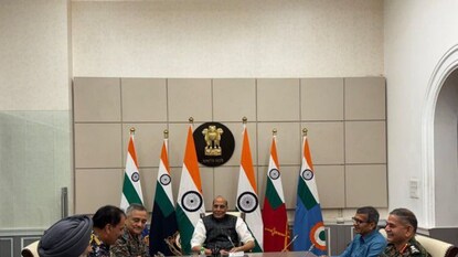 উচ্চ পর্যায়ের বৈঠকে রাজনাথ সিং উচ্চ পর্যায়ের বৈঠকে রাজনাথ সিং