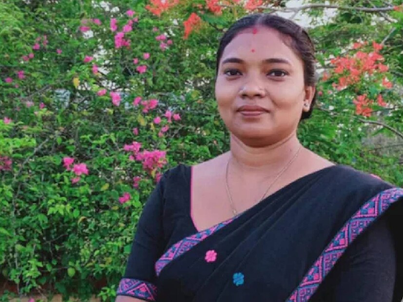 বেশ কিছু দিন বাইরে ছিলেন স্বামী। হঠাৎ‍ একদিন বাড়ি এসে দেখলেন স্ত্রীর সঙ্গে রয়েছেন অপরিতিত এক ব্যক্তি। তারপরেই নিজের রাগ সামলাতে না পেরে দুজনকেই হত্যা করলেন স্বামী।