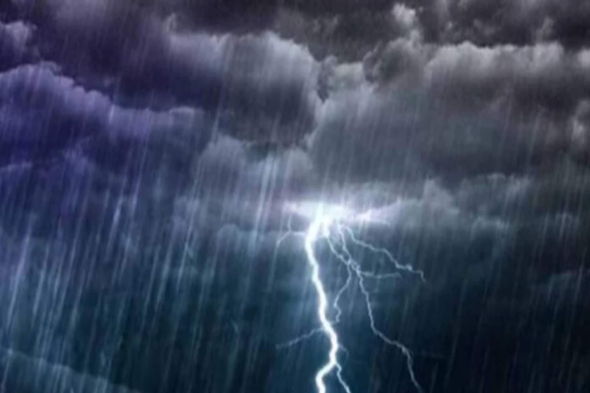 IMD Weather Update: বর্ষা শেষের কামড়...!  দক্ষিণবঙ্গের ৬ জেলায় এফোঁড়-ওফোঁড় করবে ঝড়-বৃষ্টি-বজ্রপাত, শনি রবি কী হবে উত্তরে? এসে গেল আবহাওয়ার বড় আপডেট