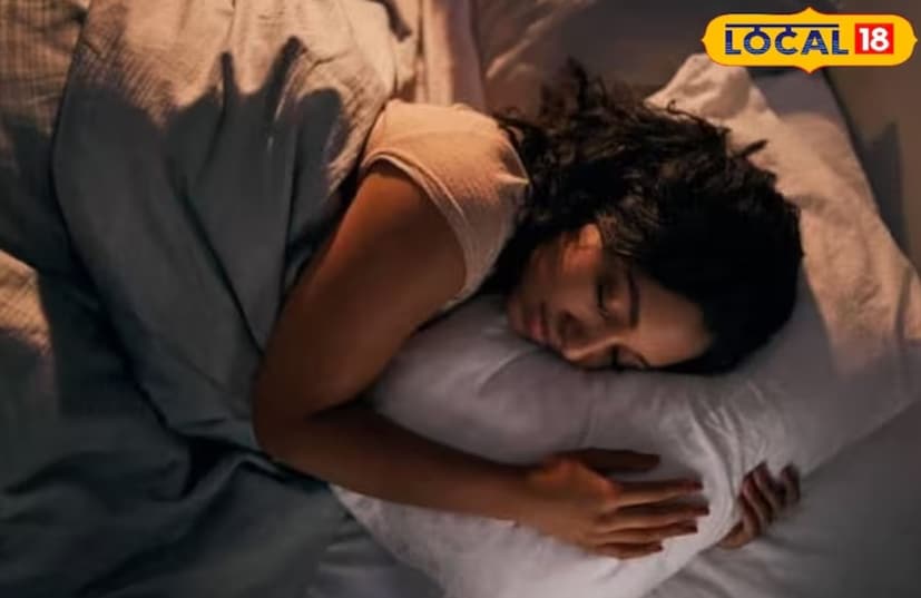 ঘুমানোর সময় বালিশ ব্যবহার করা উচিত কি না, তা নিয়ে অনেকেই দ্বিধাগ্রস্ত থাকেন। আমরা এটি ব্যবহারের সুবিধা এবং অসুবিধাগুলি বিস্তারিতভাবে আলোচনা করছি।
