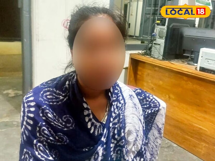 মালদহের জেলার ভারত-বাংলাদেশের আন্তর্জাতিক সীমান্ত লাগোয়া বাংলাদেশের নওগাঁ জেলার সপাহার থানার বামনপাড়া এলাকা থেকে বর্ডার গার্ড বাংলাদেশের হাতে ধরা পড়ে ওই যুবতী। তার সঙ্গেই ছিল বাংলাদেশি এক যুবক। এরপরই ওই যুবতীকে গ্রেফতার করে বাংলাদেশের সপাহার থানার পুলিশ বলে জানা গেছে।