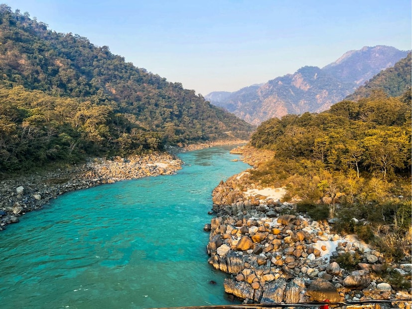 কুনর নদীর জল সিন্ধু নদীর মতোই পাকিস্তানের জন্য গুরুত্বপূর্ণ। বিদ্যুৎ উৎপাদন, পানীয় হিসাবে, সেচের কাজেও ব্যবহার করা হয় এই নদীর জল। বিশেষ করে খাইবার পাখতুনখওয়াতে এই নদীর জল জীবনযাপনের জন্য দরকারি। 
