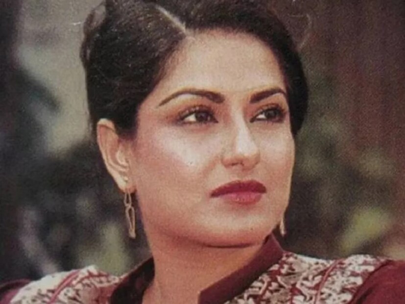 বলিউড এমনই একটা জায়গা যেখানে প্রায়ই মজার মোড়কে কুরুচিকর মন্তব্য ভাসিয়ে দেওয়া হয়৷ সেটা যে কারও কারও ক্ষেত্রে সম্মানহানি কারক হচ্ছে, তা নিয়ে মনে হয় মাথাব্যথা করে না কেউ৷