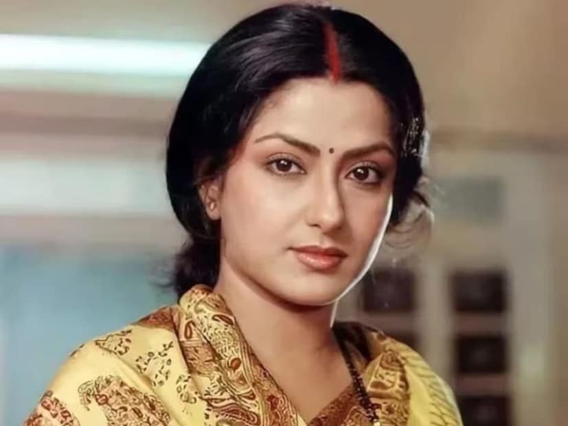 সম্প্রতি এমনই এক ঘৃণ্য অভিজ্ঞতার কথা একটি সাম্প্রতিক সাক্ষাৎকারে শেয়ার করেছেন প্রবীণ বাঙালি অভিনেত্রী মৌসুমি চট্টোপাধ্যায়৷