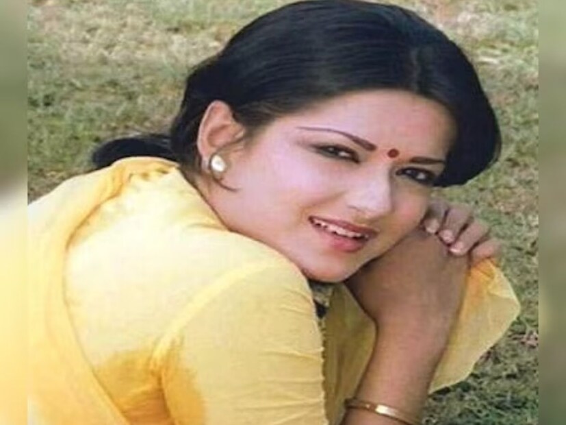 ওই ঘটনার পরেও দু’জনে এক সিনেমায় অভিনয় করেছিলেন৷ কিন্তু, এর পর থেকে মৌসুমির থেকে দূরত্বই বজায় রাখতেন রাজেশ খন্না৷ মৌসুমি এবং রাজেশ খন্না প্রেম বন্ধন, অনুরাগ, বিজয়, ঘর পরিবার এবং হামশকলের মতো অনেক উল্লেখযোগ্য সিনেমায় একসঙ্গে অভিনয় করেছেন।