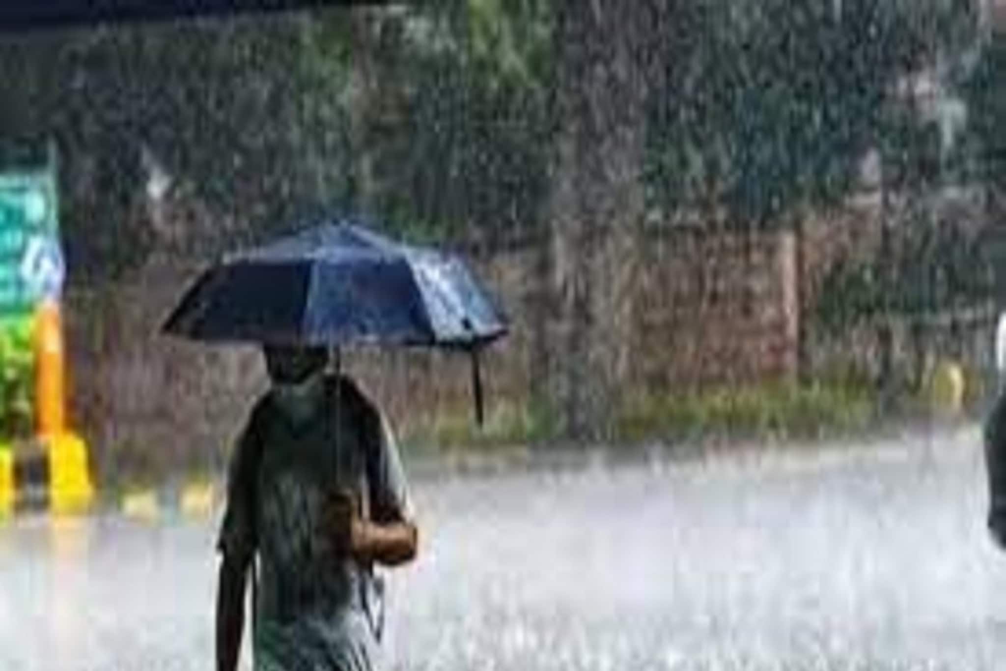 দফায় দফায় বৃষ্টিতে ভাসছে বাংলা! কবে কাটবে দুর্যোগ? বর্ষা নিয়ে লেটেস্ট আপডেট