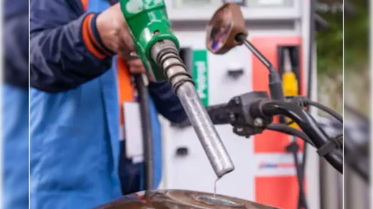 Petrol Pump : ভারতে কি বন্ধ হয়ে যাবে পেট্রোল পাম্প? চাঞ্চল্যকর রিপোর্ট প্রকাশ্যে, শুনলে হা হয়ে যাবেন Petrol Pump : ভারতে কি বন্ধ হয়ে যাবে পেট্রোল পাম্প? চাঞ্চল্যকর রিপোর্ট প্রকাশ্যে, শুনলে হা হয়ে যাবেন