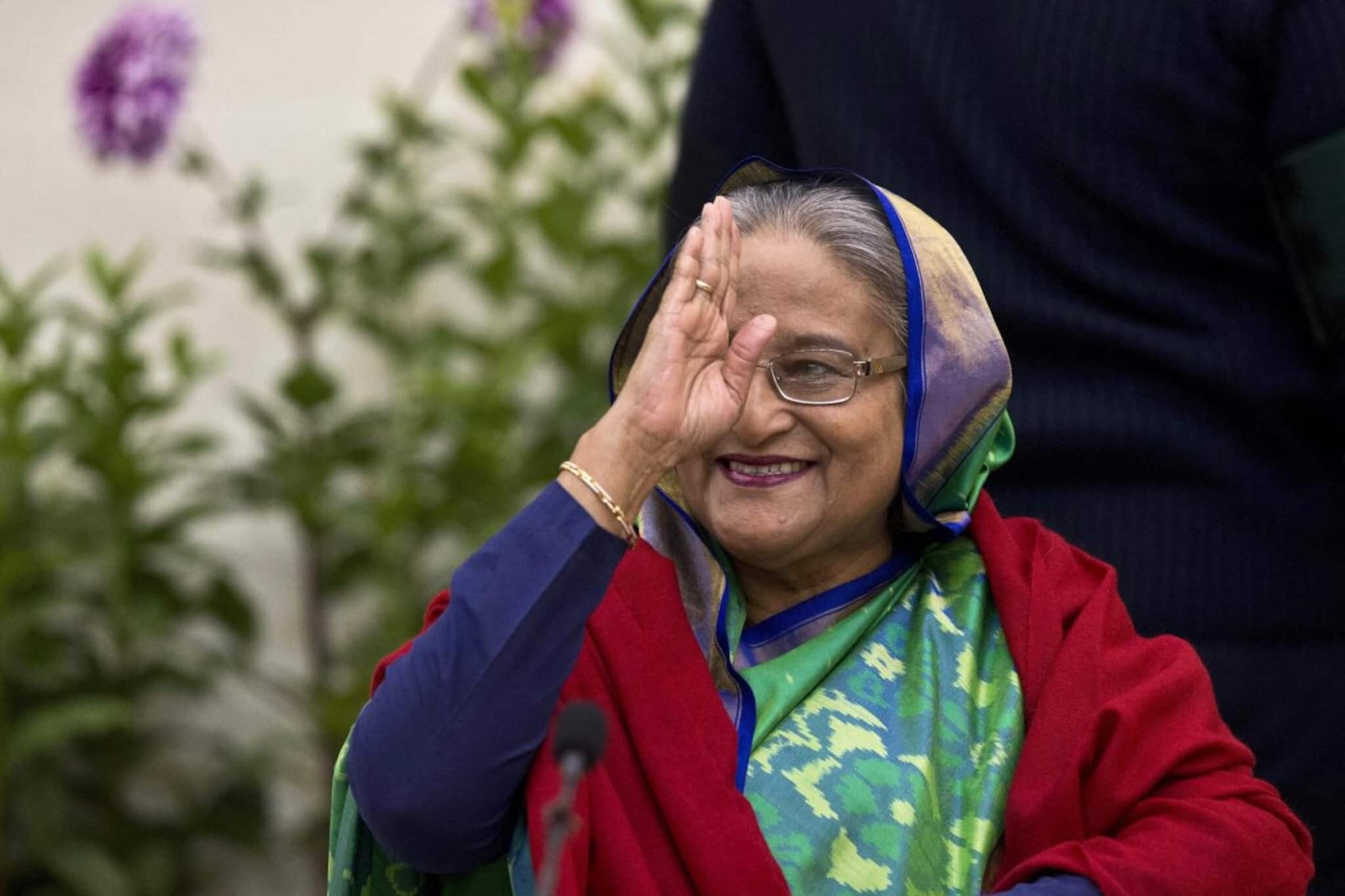 বিপদে পড়ে বড় সিদ্ধান্ত নিতে চলেছেন শেখ হাসিনা? ইউনূসকে প্রকাশ্য চ্যালেঞ্জ আওয়ামী লীগের