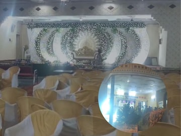 রাতে জমকালো রিসেপসন, বিয়ের সকালে আচমকা হানা দিল পুলিশ! তুলে নিয়ে গেল কনেকে, ঠিক কী ঘটেছিল? রাতে জমকালো রিসেপসন, বিয়ের সকালে আচমকা হানা দিল পুলিশ! তুলে নিয়ে গেল কনেকে, ঠিক কী ঘটেছিল?