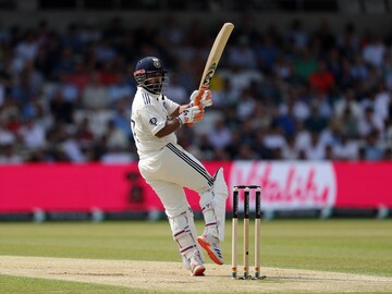 ব্যাটিং, বোলিং কিছুই পারেন না! সুপারিশে টিম ইন্ডিয়ায় জায়গা! বিরাট বিতর্কে ভারতীয় ক্রিকেটার ব্যাটিং, বোলিং কিছুই পারেন না! সুপারিশে টিম ইন্ডিয়ায় জায়গা! বিরাট বিতর্কে ভারতীয় ক্রিকেটার