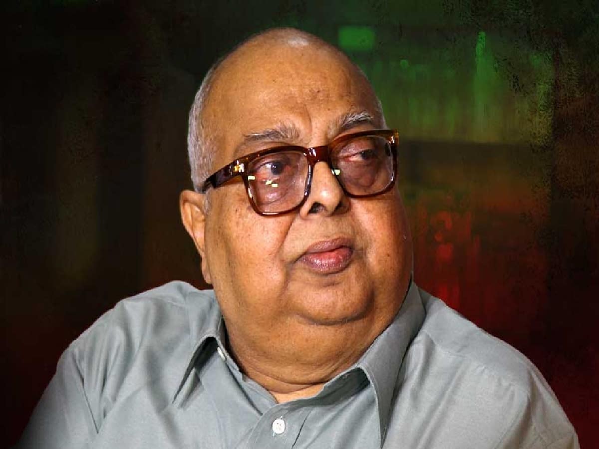  এবার সেই সম্মানে ভূষিত হচ্ছেন স্বপনসাধন বোস।