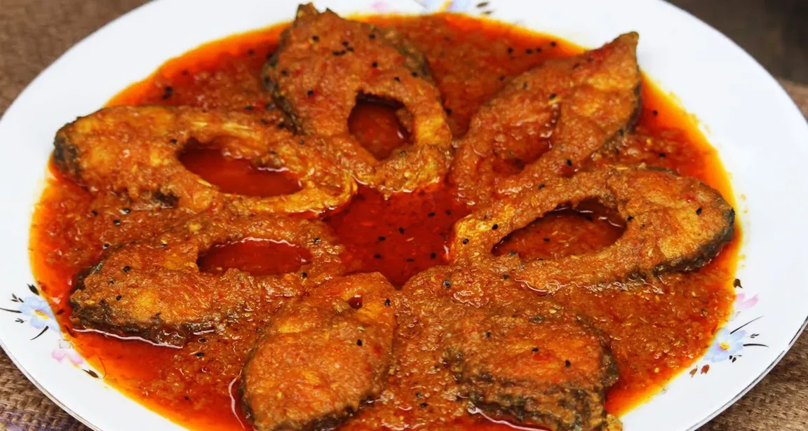 তবে শুধু বাঙালিই নয়, মাছ ভালোবাসেন দক্ষিণ থেকে উত্তরের একাধিক এলাকার মানুষ। কিন্তু কোন মাছ কার জন্য সেরা তা নিয়ে বিভ্রান্তির শেষ নেই। অনেকেই কোনও কোনও মাছ খাদ্যতালিকা থেকে বাদ দিয়ে দেন এই ভেবে যে শরীরের জন্য ক্ষতির কারণ হতে পারে এই মাছ।