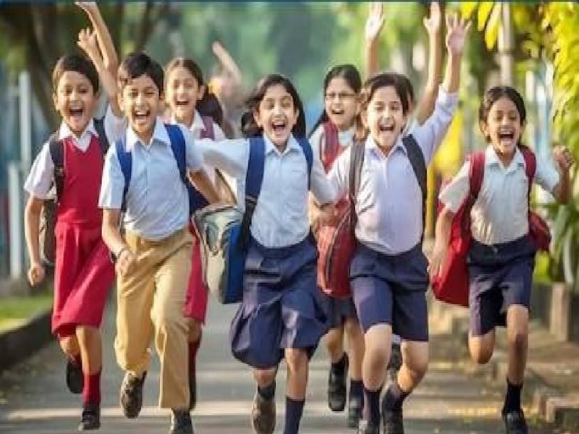 বিভিন্ন সংবাদমাধ্যম এবং সোশ্যাল মিডিয়ায় অনেকেই এমন দাবি করছেন যে, গরমের ছুটি ৩১ মে পর্যন্ত নয়, বাড়ানো হতে পারে আরও ৭ দিন। অনেক জায়গায় এমন দাবিও শোনা যাচ্ছে, ৭ দিন নয় ১৫ দিন গরমের ছুটি বাড়ানো হবে, এবং ১৭ জুন থেকে রাজ্যের সমস্ত সরকারী স্কুলের পঠন-পাঠন শুরু হবে। 