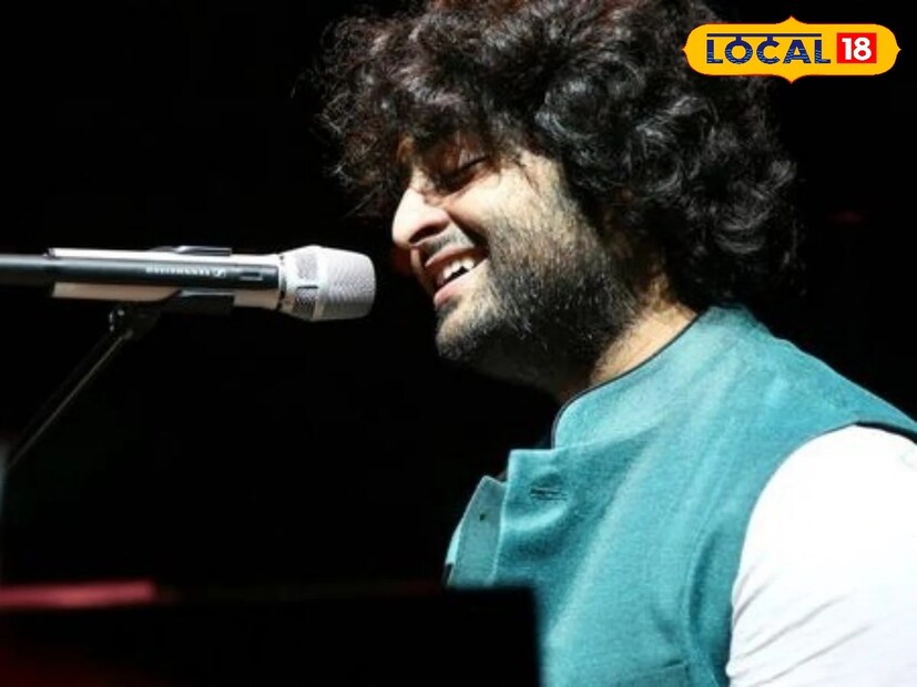 সব সময় অরিজিৎ সিং-এর সাদামাটা জীবনযাপন খবরের টাইমলাইন হোক অথবা সোশ্যাল মিডিয়ায় চর্চায় থেকেছে। কখনও তাঁকে দেখা গিয়েছে একদম সাদাসিধে জামাকাপড় পড়েই স্কুটি নিয়ে ঘুরে বেড়াচ্ছেন এই গলি থেকে ওই গলি। 