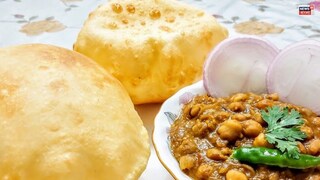 ৩. ছোলে বাটুরে: জনপ্রিয় এই খাবারটি ৩২ তম স্থানে রয়েছে। ছোলে বাটুরে দিল্লির একটি জনপ্রিয় স্ট্রিট ফুড কম্বিনেশন এবং একটি খুব স্বাদযুক্ত খাবার; এটি মশলাদার ছোলা (ছোলে) এবং ভাজা রুটি (বাটুরে) নিয়ে তৈরি করে। ৩. ছোলে বাটুরে: জনপ্রিয় এই খাবারটি ৩২ তম স্থানে রয়েছে। ছোলে বাটুরে দিল্লির একটি জনপ্রিয় স্ট্রিট ফুড কম্বিনেশন এবং একটি খুব স্বাদযুক্ত খাবার; এটি মশলাদার ছোলা (ছোলে) এবং ভাজা রুটি (বাটুরে) নিয়ে তৈরি করে।