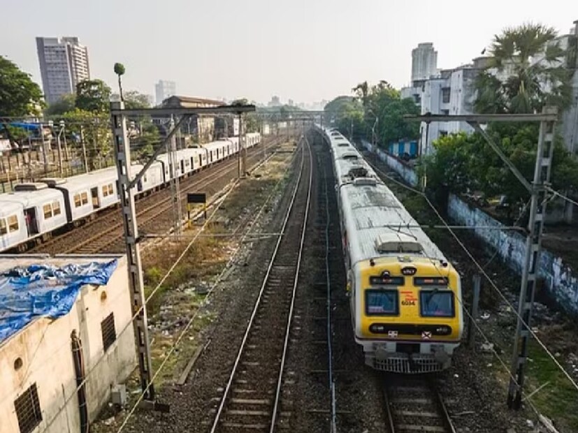 DEMU: DEMU-হল ডিজেল ইলেকট্রিক মাল্টিপল ইউনিট। এদের আবার তিনটি ভাগ রয়েছে, ডিজেল বৈদ্যুতিক ডেমু, ডিজেল হাইড্রোলিক ডেমু এবং ডিজেল মেকানিক্যাল ডেমু। এই সকল ট্রেনের প্রতিটি তিনটি কোচ অন্তর অন্তর একটি করে পাওয়ার কোচ অন্তর্ভুক্ত করা হয়। যে কারণে এগুলিকে শক্তি সাশ্রয়ী ট্রেনও বলা হয়।