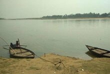 বর্ষার দামোদরে জাল ফেলেছিলেন জেলেরা, জালে মাছের সঙ্গে যা উঠল..হাড়হিম কাণ্ড!