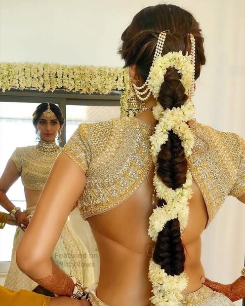 ইনি আর কেউ নন, অনিল কাপুরের মেয়ে সোনম কাপুর। ৯ জুন যার জন্মদিন। সোনম এমন একজন অভিনেত্রী যিনি সবসময় খোলামেলা কথা বলতে পছন্দ করেন। একবার তিনি যৌন নির্যাতনের ঘটনায় প্রতিক্রিয়া জানিয়েছিলেন।