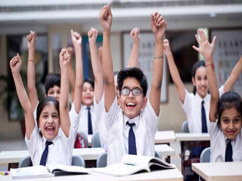 পশ্চিমবঙ্গের শিক্ষা দফতরের তরফ থেকে প্রকাশিত গরমের ছুটি সম্পর্কিত শেষ বিজ্ঞপ্তি অনুযায়ী, ৩১ মে ২০২৫ অর্থাৎ শনিবার পর্যন্ত পশ্চিমবঙ্গ শিক্ষা দফতরের তরফ থেকে রাজ্যের সমস্ত স্কুলে গরমের ছুটি দেওয়া হয়েছে। এরপর ১ জুন, রবিবার হওয়ার ওই দিন বিদ্যালয়গুলি বন্ধ থেকে ২ জুন, অর্থাৎ সোমবার থেকে সমস্ত স্কুলের পঠন-পাঠন শুরু হবে।