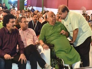 পোস্টার ব্যানার, ফ্লেক্সে সৃঞ্জয় বসুর সঙ্গে টুটু বসুর ছবি চিপকেই নামতে হয়েছিল ভোট যুদ্ধে! ট্যাগলাইন থাকতো, তোমাকে চাই!