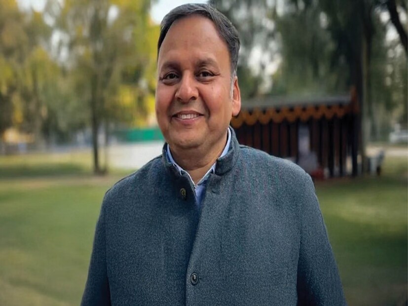 কেন্দ্রীয় মন্ত্রিসভার নিয়োগ সংক্রান্ত কমিটি শনিবার ১৯৮৯-র ব্যাচের এই আইপিএস অফিসারকে পরবর্তী ভারতীয় গুপ্তচর সংস্থা 'র' প্রধান হিসাবে মনোনীত করেছে। 