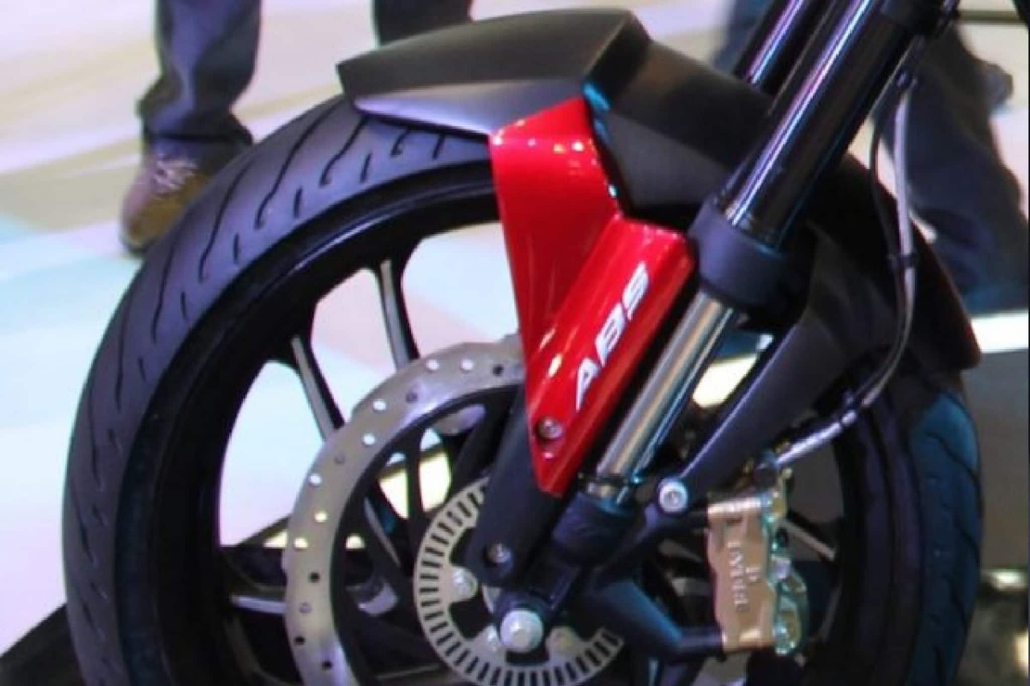 বাইকে ABS আসলে কী? খুবই দরকারি জিনিস! জেনে রাখলে কাজে দেবে