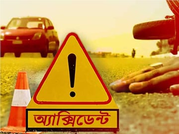Accident: মর্মান্তিক পথ দুর্ঘটনা! তেলবোঝাই ট্যাঙ্কার ঠিক করার সময় শ্রমিকদের পিছন থেকে ধাক্কা লরির! মৃত্যু ২, আহত আরও ৩ Accident: মর্মান্তিক পথ দুর্ঘটনা! তেলবোঝাই ট্যাঙ্কার ঠিক করার সময় শ্রমিকদের পিছন থেকে ধাক্কা লরির! মৃত্যু ২, আহত আরও ৩