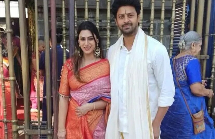 এই প্রমাণ হাতে আসার পরেই পুলিশ গ্রেফতার করেছে অভিনেতা শ্রীকান্তকে। এখানেই শেষ নয়, আরও অভিযুক্তের খোঁজে এখনও তল্লাশি চালাচ্ছে পুলিশের এই দলটি। কারণ এই অভিযুক্তরা এখনও পলাতক। আসলে প্রসাদের সঙ্গে যোগ থাকার অভিযোগেই গ্রেফতার করা হয়েছে শ্রীকান্তকে। অভিনেতার রক্তের নমুনা সংগ্রহ করে তা পরীক্ষার জন্য পাঠানো হয়েছে।