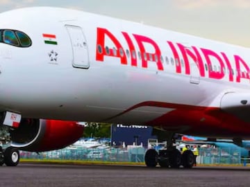 Air India Flight: আবার সেই এয়ার ইন্ডিয়া বিমান! ককপিট থেকে ‘মেসেজ’, কলকাতায় জরুরি অবতরণ