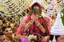 শ্যুটিং চলাকালীন অভিনেত্রীর নিরাপত্তায় সেটে মোতায়েন ৫০ দেহরক্ষী ! কে তিনি জানেন?