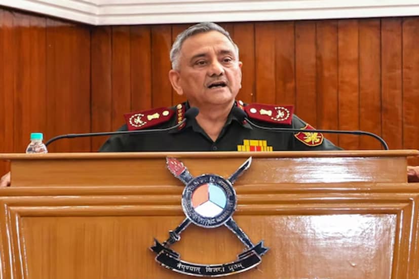 যুদ্ধবিরতির পরেও ভারত সতর্ক রয়েছে। সেনাবাহিনী স্পষ্ট জানিয়ে দিয়েছে যে পাকিস্তান যদি আবার কিছু করে তাহলে কঠোর জবাব দেওয়া হবে। অপারেশন সিঁদুর সফলভাবে ভারতের শক্তি প্রদর্শন করেছে। এটাও স্পষ্ট করে দেওয়া হয়েছে যে ভারত সন্ত্রাসবাদের বিরুদ্ধে নীরব থাকবে না।