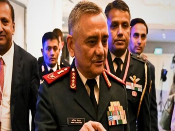 CDS Anil Chauhan on Operation Sindoor: অপারেশন সিঁদুরের পাঁচ মিনিট পর ফোন যায় পাকিস্তানে, কী খবর দিয়েছিল দিল্লি? ফাঁস করলেন সিডিএস অনিল চৌহান CDS Anil Chauhan on Operation Sindoor: অপারেশন সিঁদুরের পাঁচ মিনিট পর ফোন যায় পাকিস্তানে, কী খবর দিয়েছিল দিল্লি? ফাঁস করলেন সিডিএস অনিল চৌহান