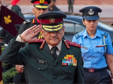 অপারেশন সিঁদুর চলছিল পুরোদমে, পর্যুদস্ত পাকিস্তান, হঠাৎ কেন যুদ্ধবিরতি ঘোষণা করা হয়? অপারেশন সিঁদুর চলছিল পুরোদমে, পর্যুদস্ত পাকিস্তান, হঠাৎ কেন যুদ্ধবিরতি ঘোষণা করা হয়?