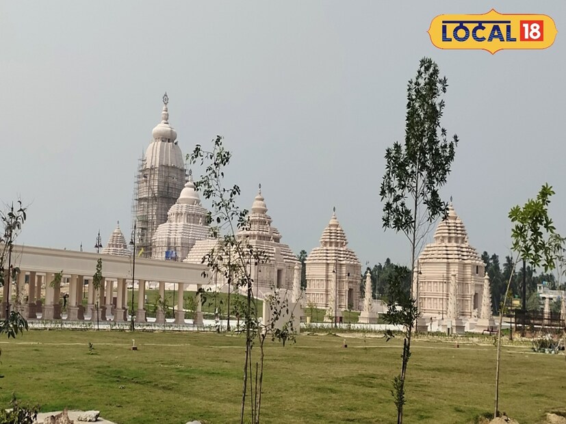 *দিঘা জগন্নাথ মন্দিরের প্রসাদ ঘরে ঘরে পৌঁছে যাবে ১৭ জুন থেকে ২৭ জুনের মধ্যে পৌঁছে যাবে। বাংলার পেঁড়া ও ওড়িশার গজা। দুইই থাকছে দিঘা জগন্নাথ মন্দিরের প্রসাদে। পেঁড়া ও গজা প্রসাদ হিসাবে জেলায় জেলায় প্রতিটি পরিবারে পৌঁছে যাবে রেশন দোকানের মাধ্যমে। প্রতিবেদনঃ সৈকত শী। ফাইল ছবি। 