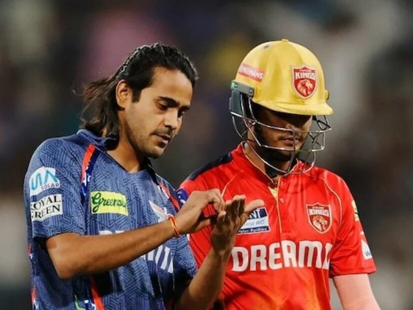 উইকেট নেওয়ার দক্ষতার পাশাপাশি রাঠি ব্যাটসম্যানদের আউট করার পর 'নোটবুক সেলেব্রেশন'-এর জন্যও সংবাদমাধ্যমের শিরোনামে উঠে এসেছেন। তবে এই আচরণের মূল্যও দিতে হয়েছে, টুর্নামেন্ট চলাকালীনই মোটা অঙ্কের জরিমানা চাপানো হয়েছে তাঁর উপরে। (File Photo)