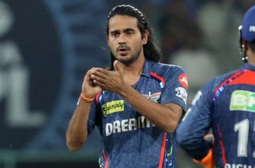 আইপিএলই যেন এখন ক্রিকেট দুনিয়ার নয়নের মণি! এই ম্যাচে যত উত্তেজনা দেখা যায় ধারাবাহিক ভাবে, তা আর অন্য কোথায়! তবে, একটা মরশুম শেষ হয়ে গিয়েছে বলেই হতাশ হওয়ার কোনও কারণ নেই। তা নিয়ে আলোচনা চলবে, থাকবে পরের মরশুমের প্রতীক্ষা। আর এরই মাঝে ইন্ডিয়ান প্রিমিয়ার লিগ যে নতুন প্রতিভাদের তুলে এনেছে, তাদের পরবর্তী সাফল্য তারিয়ে তারিয়ে উপভোগ করবেন ক্রিকেটমোদীরা। (File Photo)