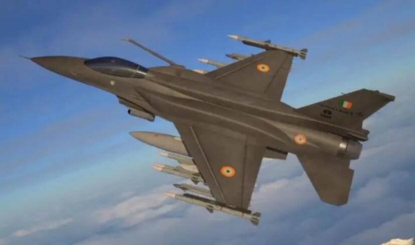 ভারতকে F-21 দেওয়ার প্রস্তাব: সঙ্গত কারণেই প্রশ্ন উঠছে, এমন পরিস্থিতিতে ভারত কী করবে। আমেরিকান লকহিড মার্টিন কোম্পানি ভারতের জন্য আরেকটি জেটের বিকল্প দিয়েছে। লকহিড মার্টিন আমেরিকার শীর্ষস্থানীয় ফাইটার জেট তৈরির কোম্পানি। তারা এফ-৩৫ তৈরি করেছে। তাদের এফ সিরিজের ফাইটার জেট বিশ্বের কয়েক ডজন দেশের কাছে রয়েছে। পাকিস্তানের কাছেও একই কোম্পানির এফ-১৬ বিমান রয়েছে। লকহিড মার্টিন F-35-এর পরবর্তী প্রজন্মের এক উন্নত যুদ্ধবিমান F-21 ভারতকে দেওয়ার প্রস্তাব দিয়েছে। কোম্পানির সিইও জিম টেইকলেট বলেছেন যে ভারত F-35-এর পরিবর্তে F-21 কিনতে পারে। এই বিমানটি ভারতের চাহিদা অনুসারে তৈরি করা হয়েছে। F-21 একই কোম্পানির F-16-এর একটি উন্নত সংস্করণ। (Photo Courtesy: Lockheed Martin)