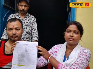 প্রতিবন্ধী যুবকের বাড়িতে অধিকার মিত্র