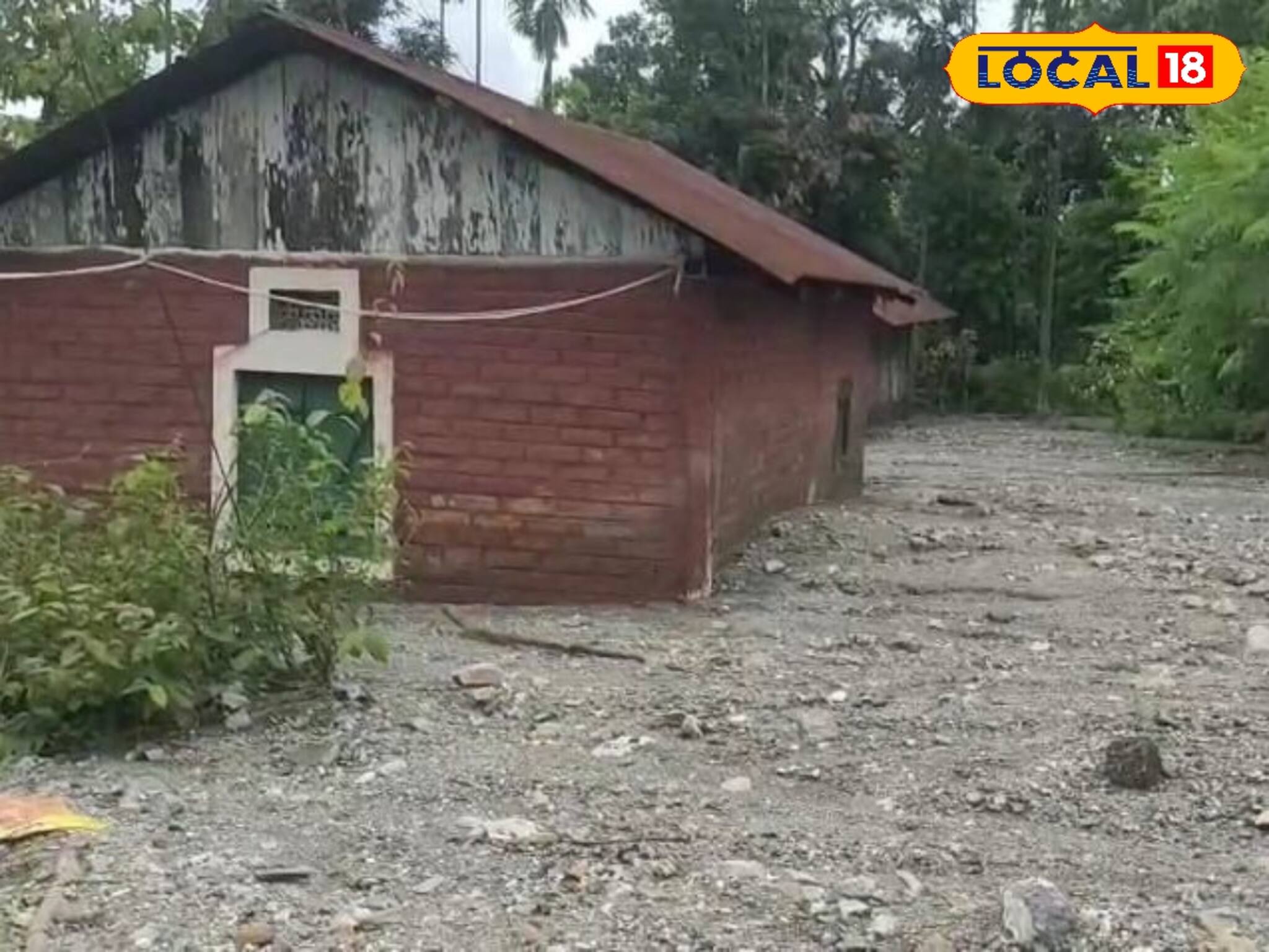 বৃষ্টি হলেই পাহাড় থেকে নামছে পাথরের চাঁই! হাড়হিম ঘটনায় আতঙ্কের প্রহর জয়গাঁবাসীর