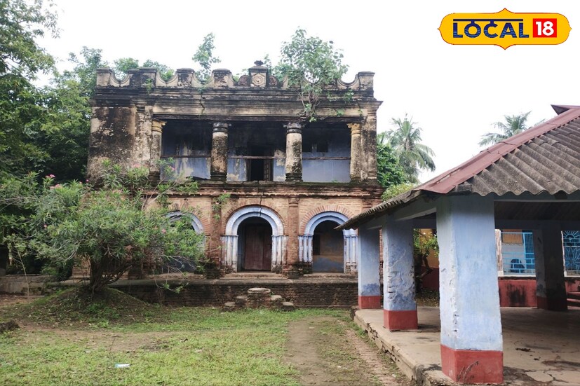 যা তৎকালীন সময়ে ছিল অবিভক্ত বাংলা। মূলত বর্তমানের স্বাধীন রাষ্ট্র বাংলাদেশের যশোর থেকে অত্যাচারিত হয়ে তারা চলে আসেন এপার বাংলায়।
