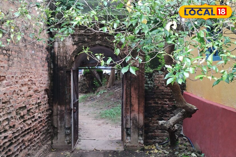 অবস্থান করেন বর্তমান সময়ের বাঁকুড়া জেলার ওন্দার দামোদরবাটি গ্রামের পশ্চিমের জঙ্গলে। 