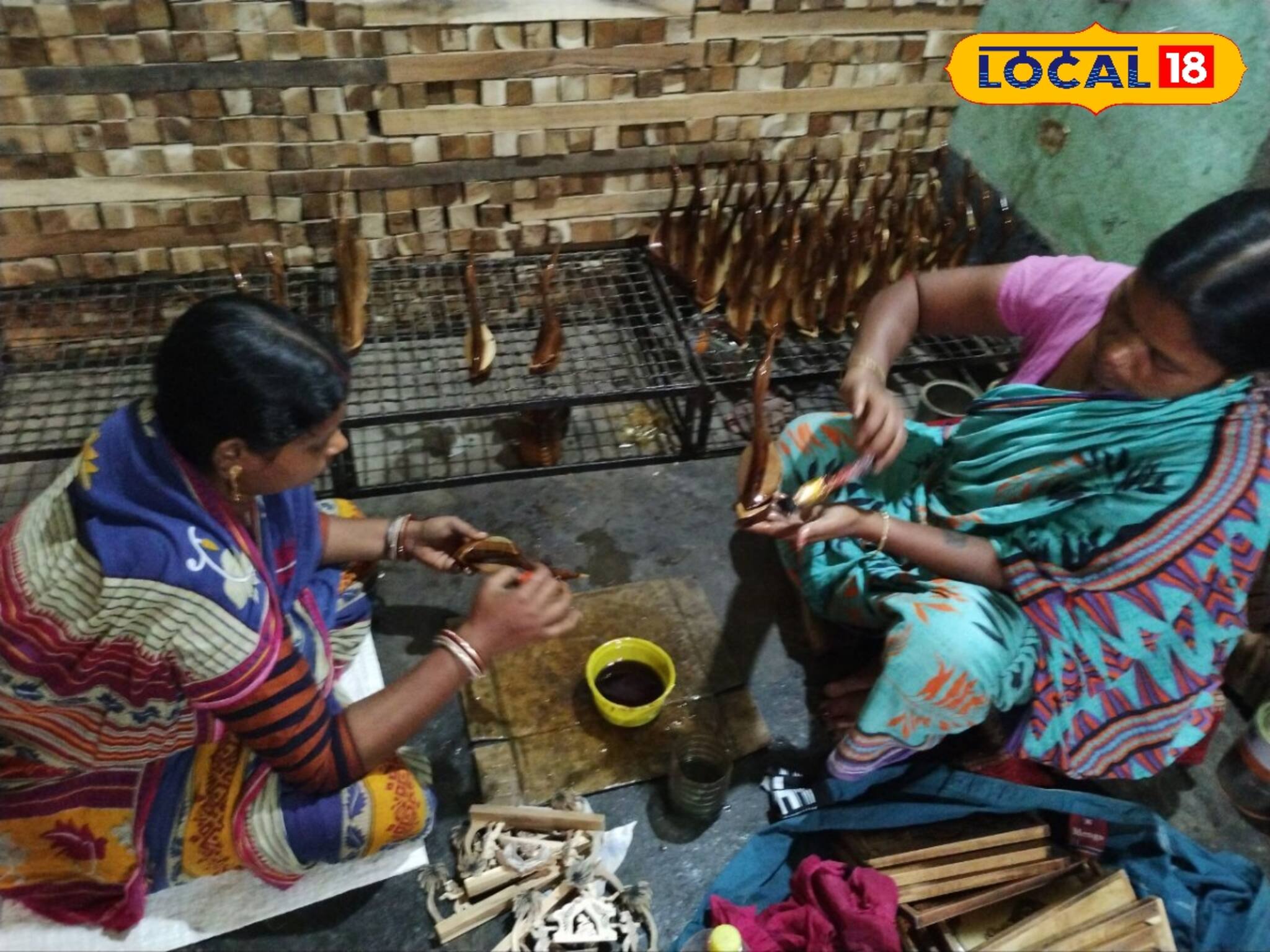 ২ টাকার জিনিস শিল্পীর হাতের যাদুতে ১৫০ টাকা!বাঁকুড়া ঘুরতে এই গ্রামে গেলেই বুঝতে পারবেন কদর