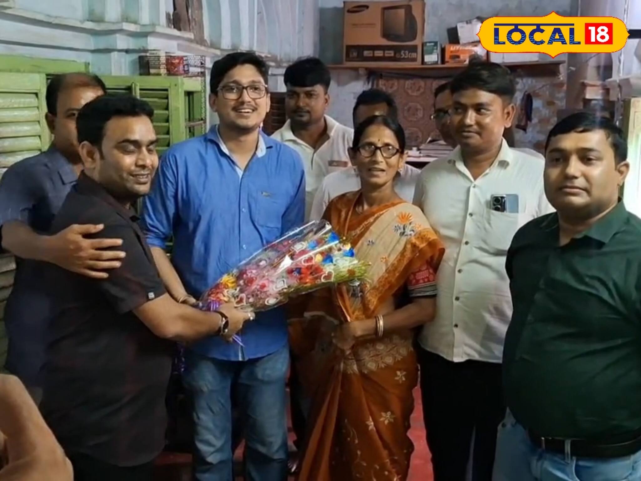 WBCS 2025 Success Story: WBCS-এ নজরকাড়া সাফল্য, ডোমকলের প্রত্যন্ত গ্রামের ছেলে সৌভিক রেজাল্টে তাক লাগালেন